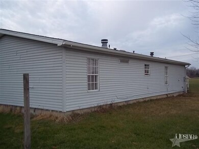 1023 E Campbell St, Warren, IN 46792 - photo 3