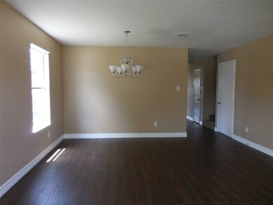 8819 Stratfield Ln, Houston, TX 77075 - photo 5