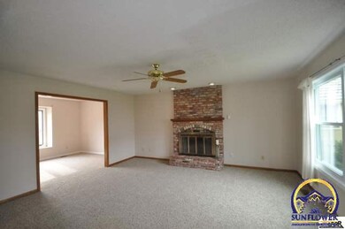 3807 SW Lincolnshire Rd, Topeka, KS 66610 - photo 2