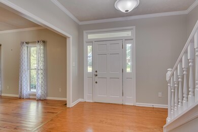 671 Chimney Hill Cir N foyer
