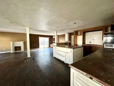 1115 Wheelock St, McComb, MS 39648 - photo 3