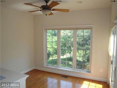 9963 Cyrandall Dr, Oakton, VA 22124 - photo 4