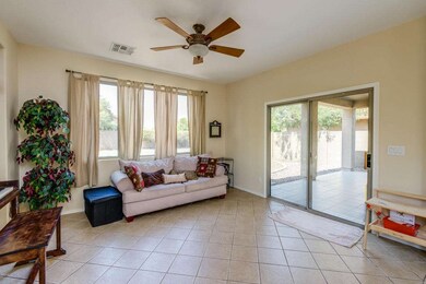 Family Room (3)