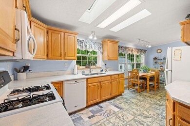 5 Stonegate Ln, Hampstead, NH 03841 - photo 3