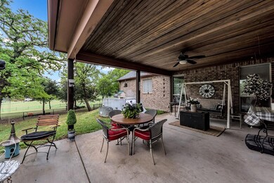 112 Maggie Lee Ct, Springtown, TX 76082 - photo 7