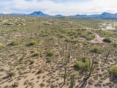 Only 3 miles to Cave Creek Rd