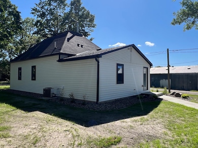 104 6th Ave E, Ellendale, MN 56026 - photo 4