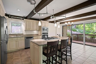 840 Woodland Ct EE1 - Selects-2