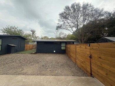 5903 Nancy Dr unit D, Austin, TX 78745 - photo 4