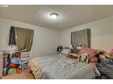 1121 E 9th St, the Dalles, OR 97058 - photo 4