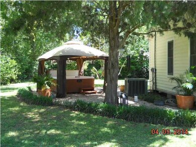 509 Duperier Ave, New Iberia, LA 70563 - photo 4