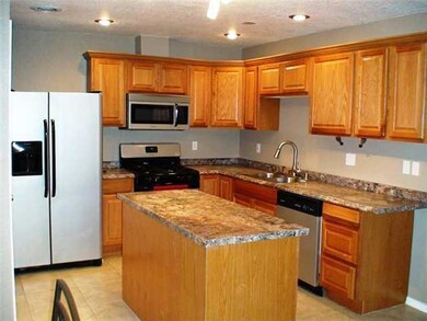 1568 Catham Cir, Horizon City, TX 79928 - photo 4