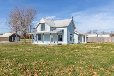 904 W Main St, Gentry, AR 72734 - photo 5