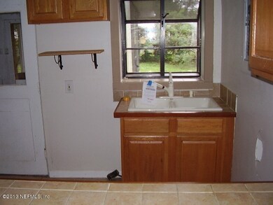 2916 Brackridge Blvd W, Jacksonville, FL 32216 - photo 7