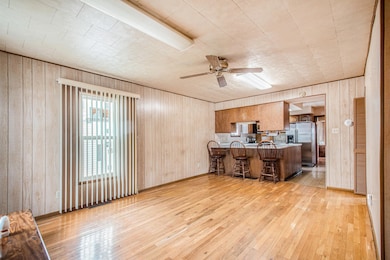 509 Magnolia St, Three Oaks, MI 49128 - photo 3