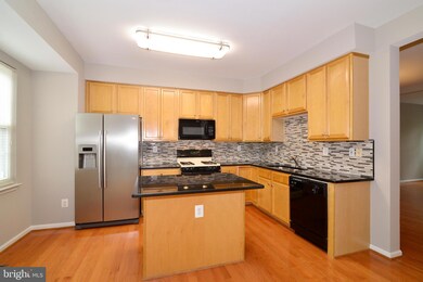 2516 Isham Randolph Dr, Herndon, VA 20171 - photo 3