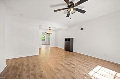 339 N Bissell Rd, Aurora, OH 44202 - photo 4