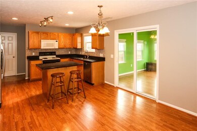 10883 Veon Dr, Fishers, IN 46038 - photo 6