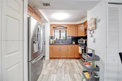 6604 SW 113th Ave, Miami, FL 33173 - photo 6