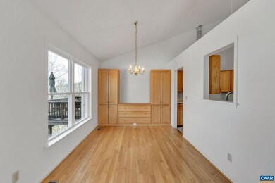 913 Locust Ln, Charlottesville, VA 22901 - photo 6