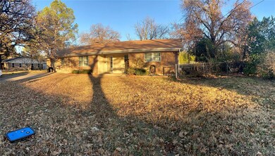 820 Red Bud Dr, Azle, TX 76020 - photo 2