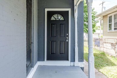 05-30-18 880 Thomas Ave 01