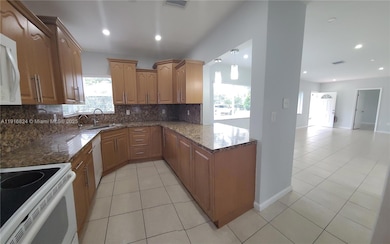 8839 SW 28th St, Miami, FL 33165 - photo 7