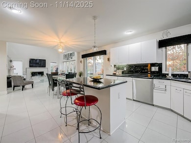 7359 Woodlore Dr, West Bloomfield, MI 48323 - photo 4