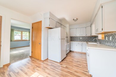 1412 Evaline Dr, Columbus, OH 43224 - photo 6