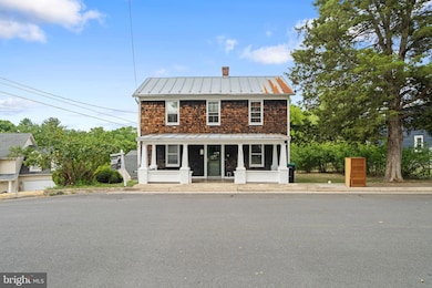 334 W Queen St, Strasburg, VA 22657 - photo 2