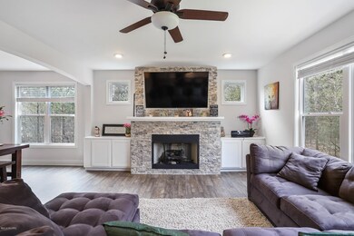 17131 Legacy Dr, West Olive, MI 49460-33