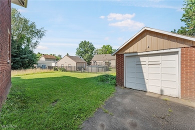 2409 Gilbert Ave NE, Canton, OH 44705 - photo 5