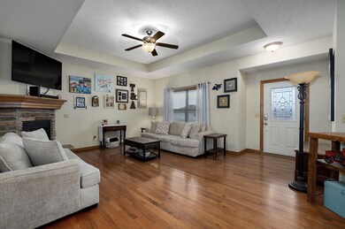 2414 W Summerset St-4