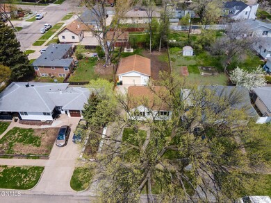 514 Ave B West 08