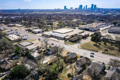 162 N Riverside Dr, Fort Worth, TX 76111 - photo 3