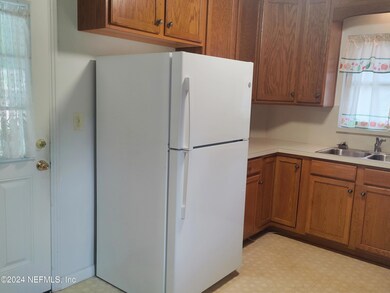 6030 Mizzell Dr, Jacksonville, FL 32205 - photo 6