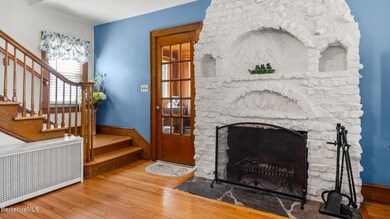 LRLiving Room - 7