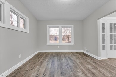 3353 Berkeley Rd, Cleveland, OH 44118 - photo 3