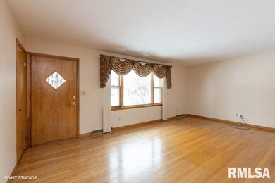 3607 N Lincoln Ave, Davenport, IA 52806 - photo 2