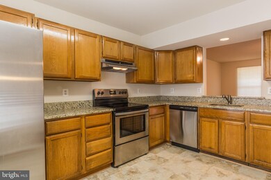 1982 Winslow Ct, Woodbridge, VA 22191 - photo 4