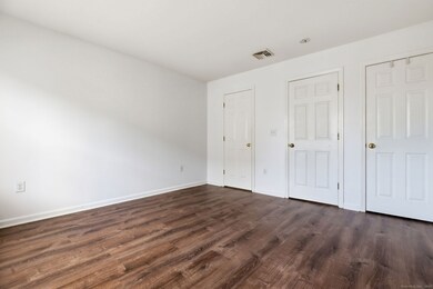 48 Strawberry Hill Ave unit 7, Stamford, CT 06902 - photo 3