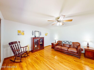 FAMILY ROOM-5