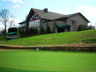 Clubhouse / Putting Green