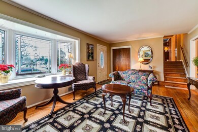 8517 Doter Dr, Alexandria, VA 22308 - photo 7