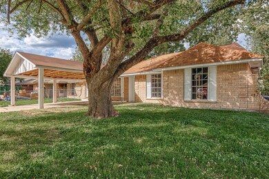 946 Fruitvale Dr, Houston, TX 77038 - photo 5