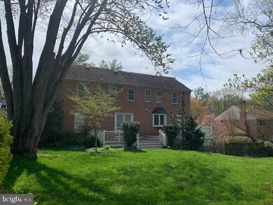 8008 Horseshoe Ln, Potomac, MD 20854 - photo 2