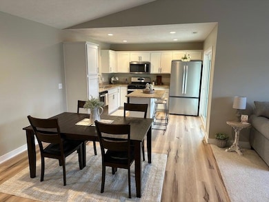 729 Heritage Woods Ln, Paw Paw, MI 49079 - photo 2