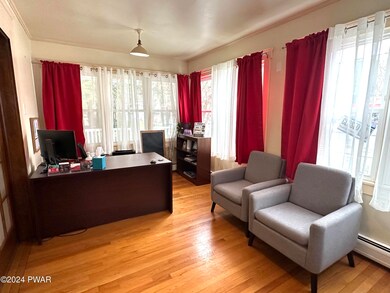 114 8th St unit Front, Milford, PA 18337 - photo 4