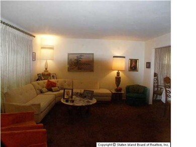 7 Thurston St, Staten Island, NY 10314 - photo 3