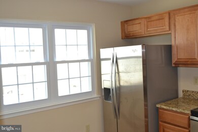 2339 Hunters Square Ct, Reston, VA 20191 - photo 4